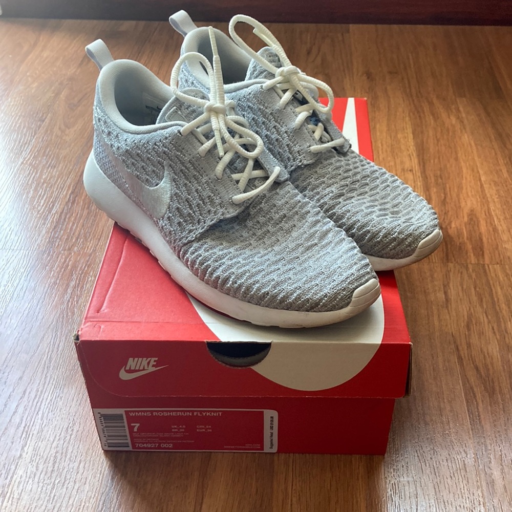 Nike Flyknit Sneakers